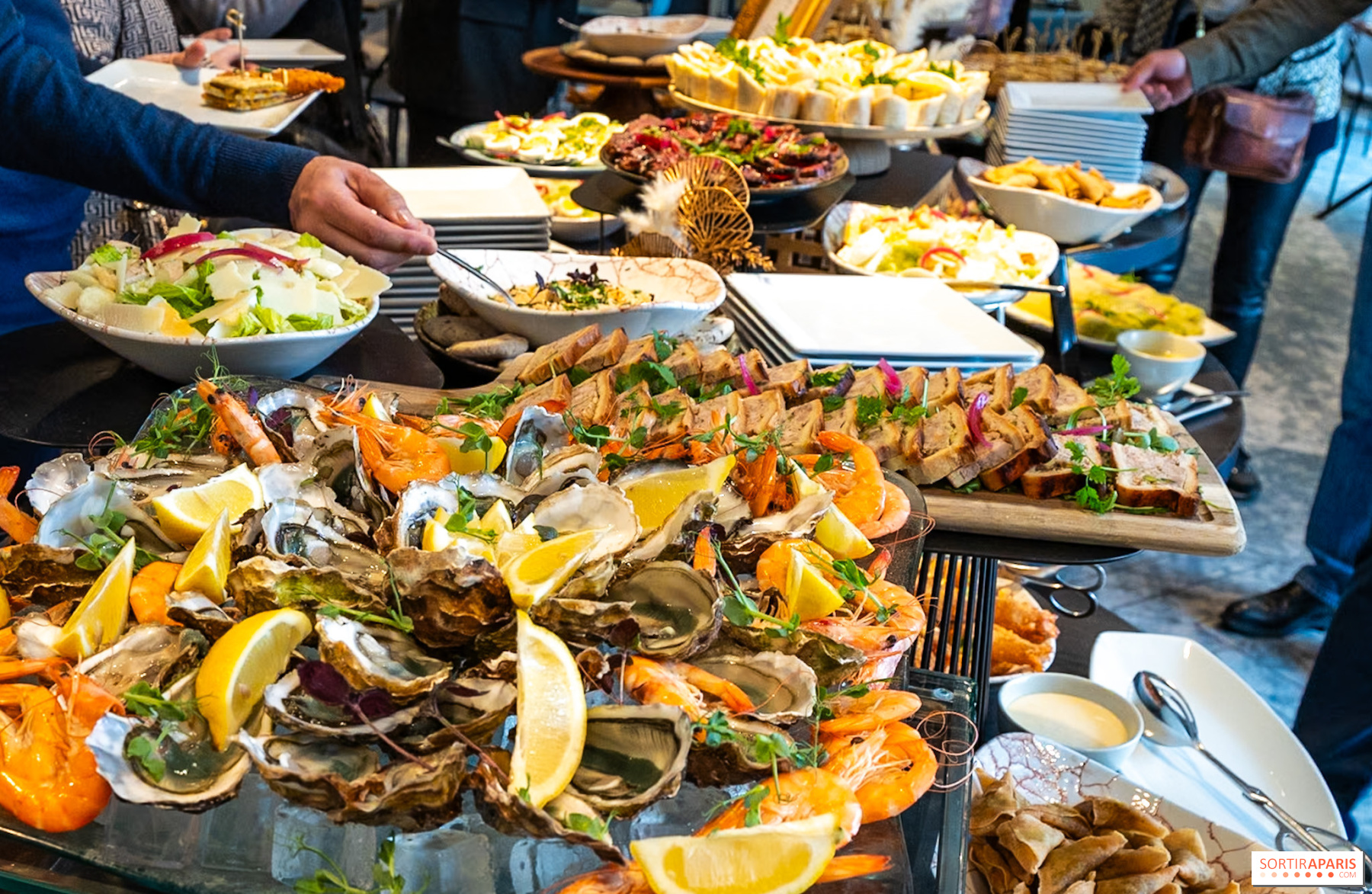 Buffet brunch cacher